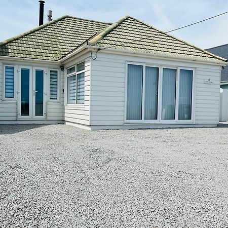 Pass The Keys Fabulous Beach Front Holiday Location Lydd Екстериор снимка