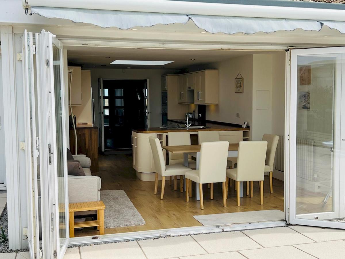 Pass The Keys Fabulous Beach Front Holiday Location Lydd Екстериор снимка