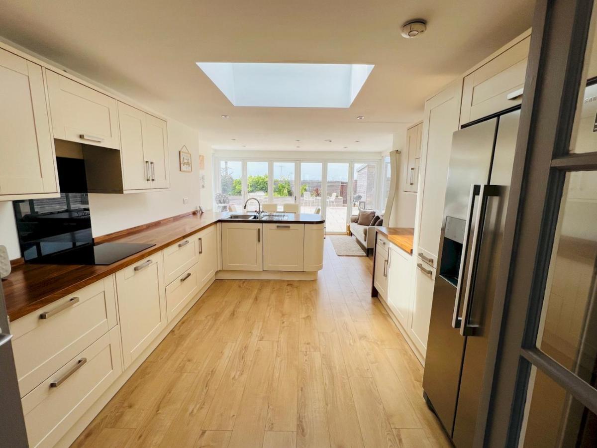 Pass The Keys Fabulous Beach Front Holiday Location Lydd Екстериор снимка