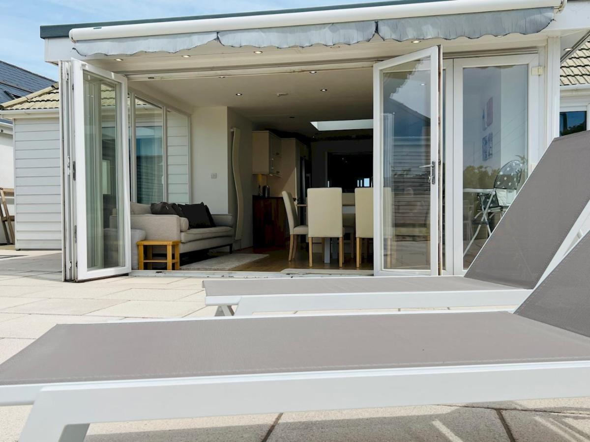 Pass The Keys Fabulous Beach Front Holiday Location Lydd Екстериор снимка