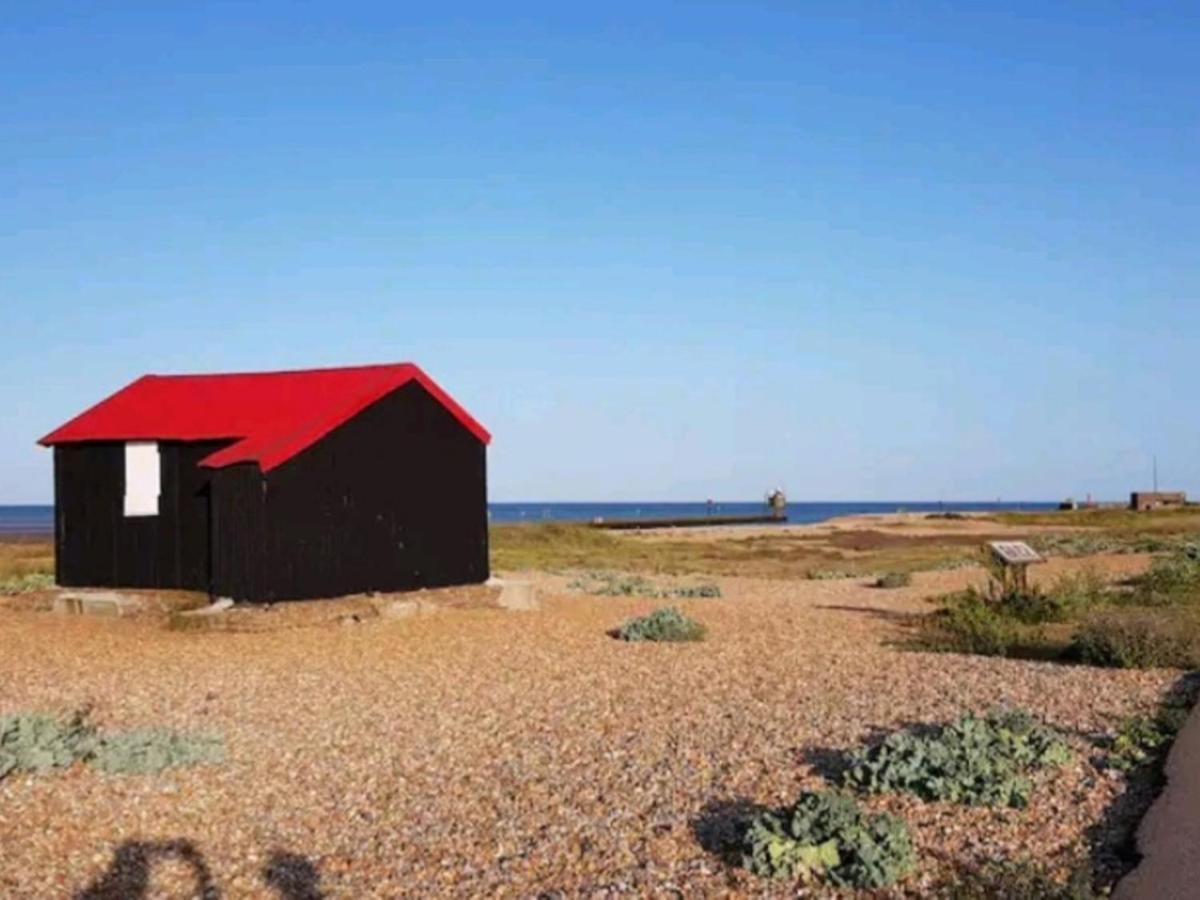 Pass The Keys Fabulous Beach Front Holiday Location Lydd Екстериор снимка