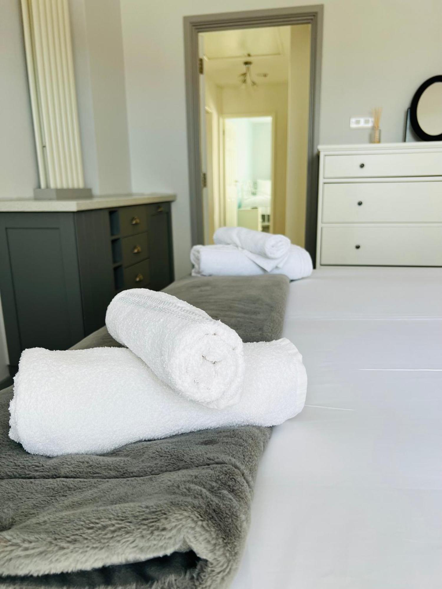 Pass The Keys Fabulous Beach Front Holiday Location Lydd Екстериор снимка